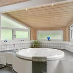 Eeske - 2-5km From The Sea By Interhome Vakantiehuis *