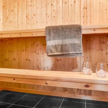 Eeske - 2-5km From The Sea By Interhome *
