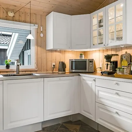 Eeske - 2-5km From The Sea By Interhome